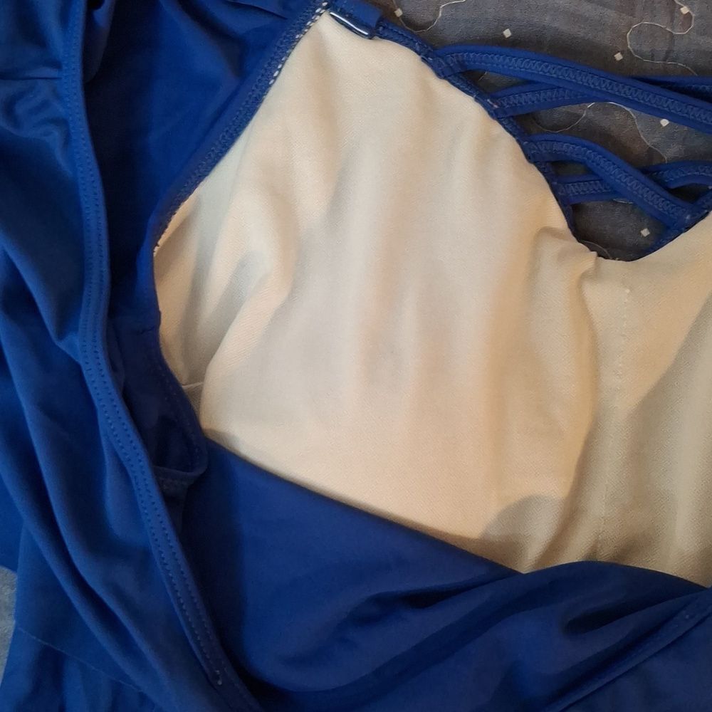 Blue Off-Shoulder Ruffle Swimsuit size large - Picture 4 of 4